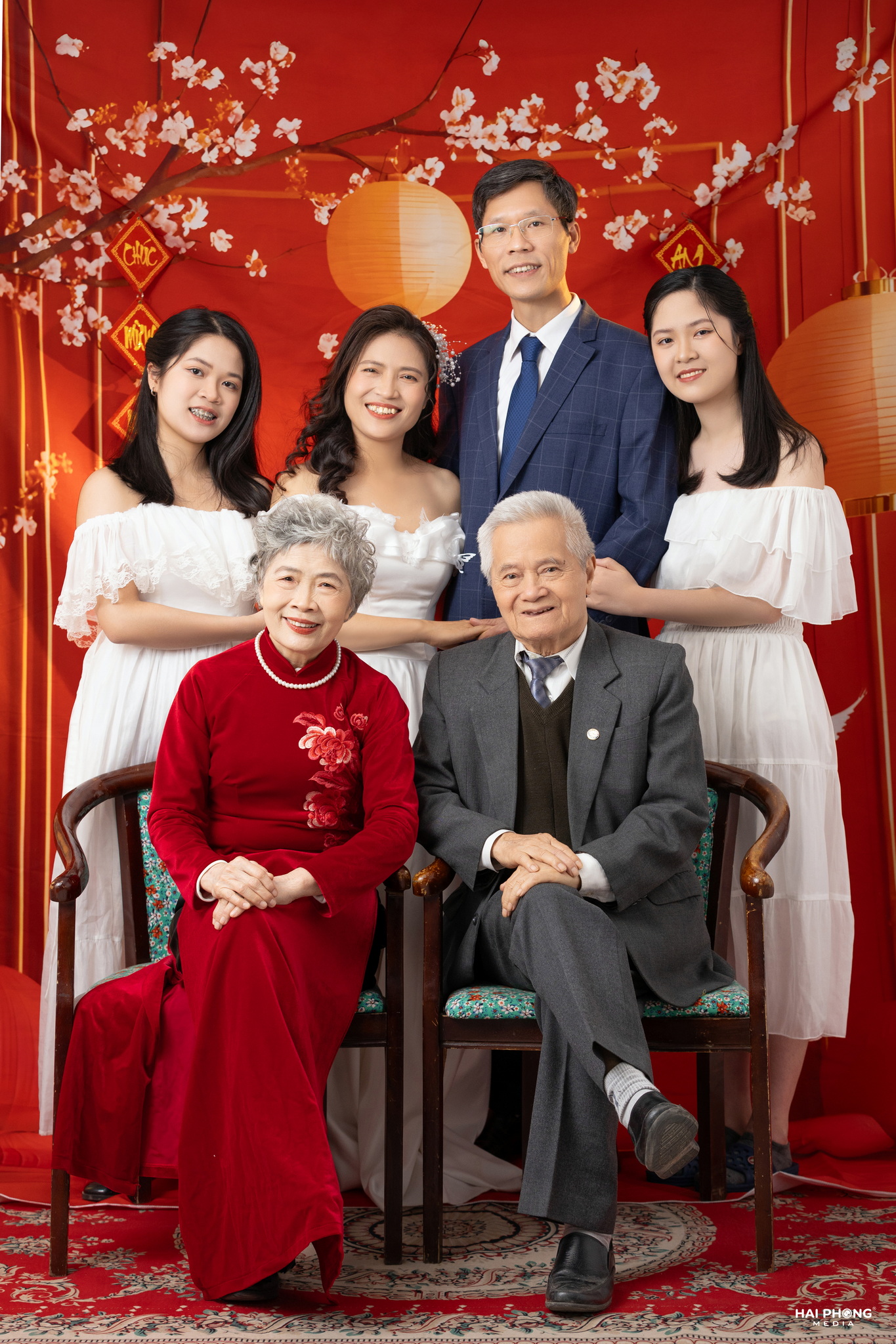 GIA ĐÌNH CHỤP ẢNH TẾT